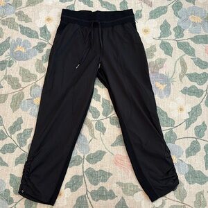 Black lululemon jogger pants 25”